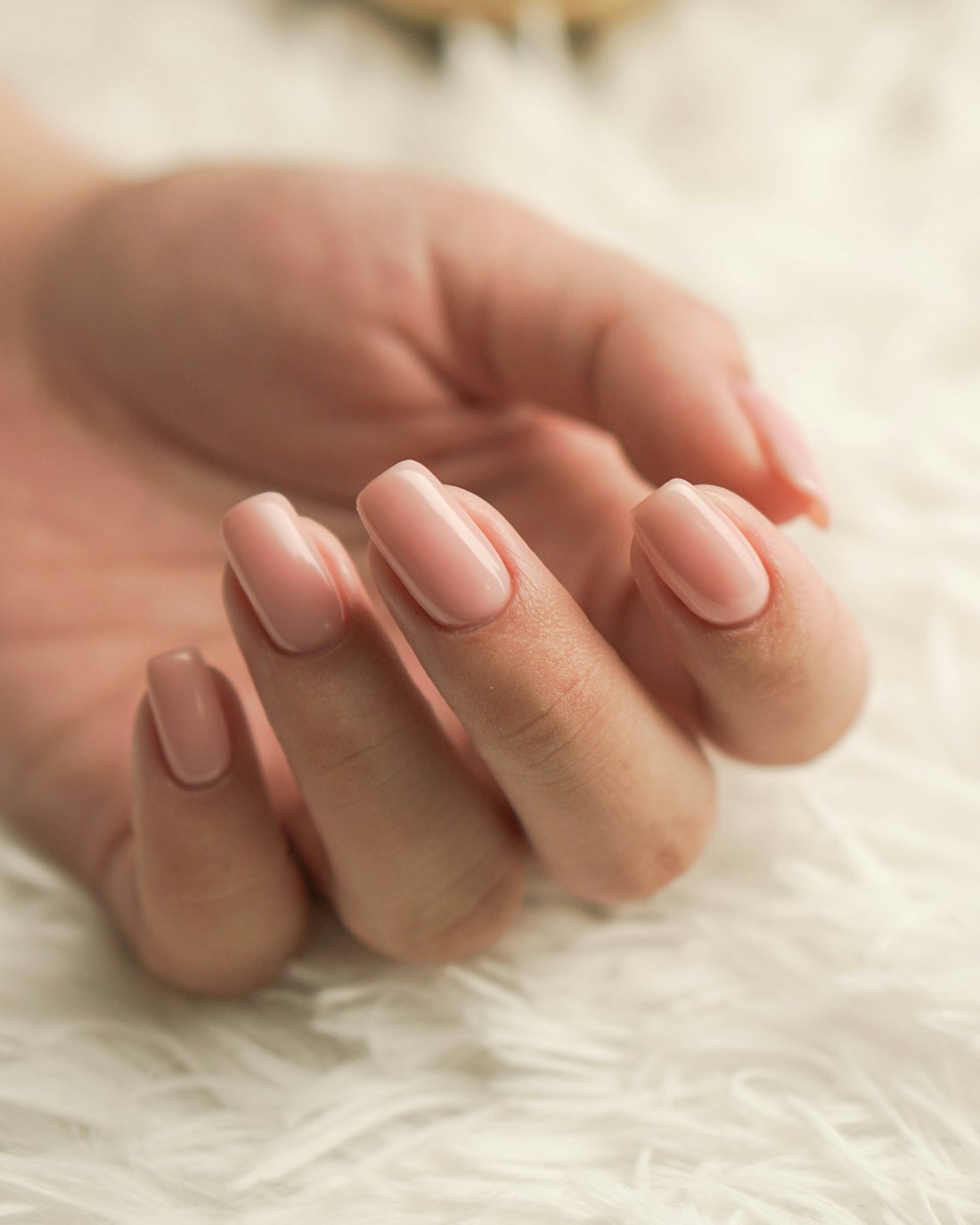 Açık pembe oval jel tırnaklar (örnek görsel)
